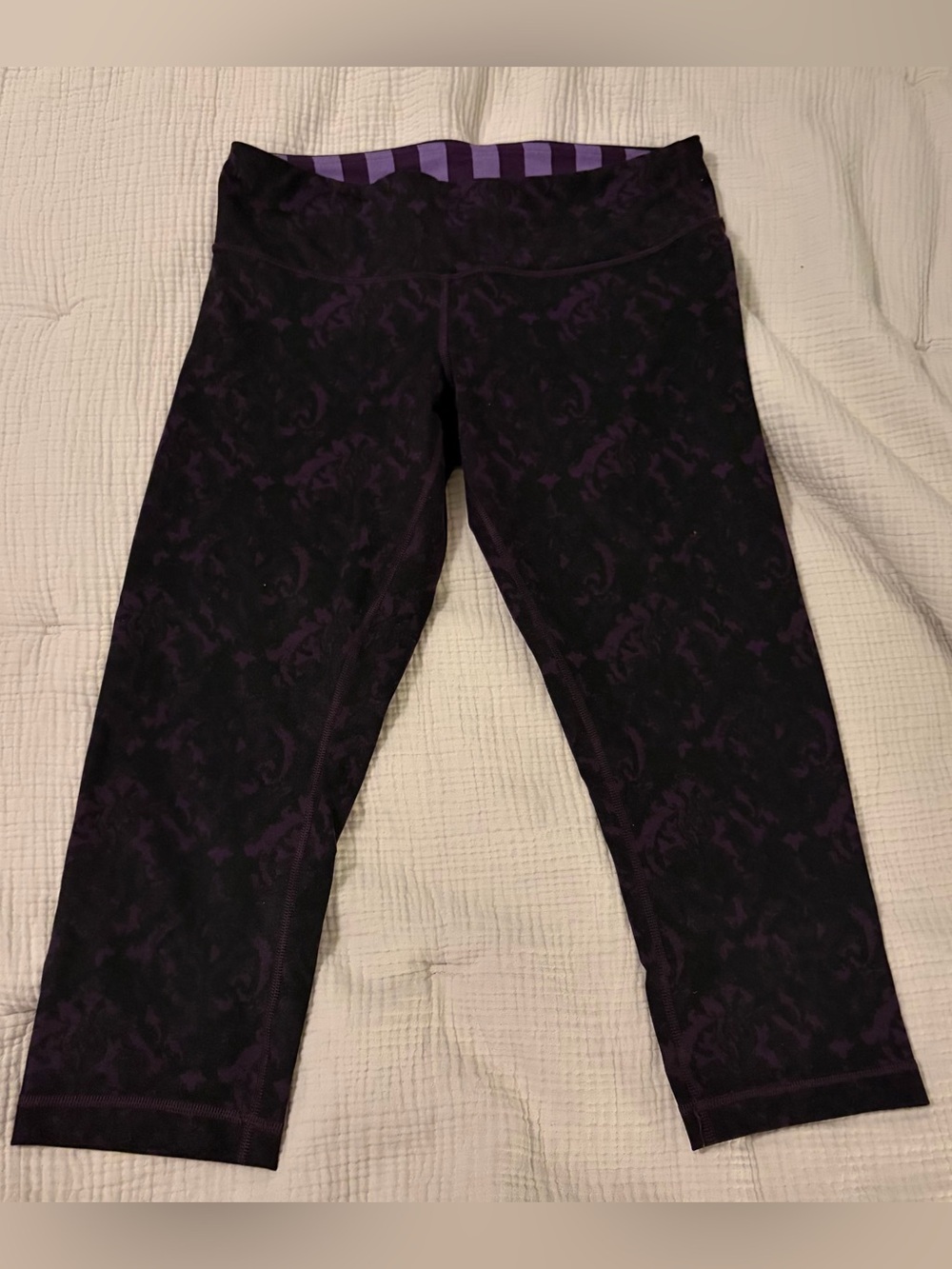 Lululemon Purple Patterned Crop Wunder Under Leggings - SZ 10